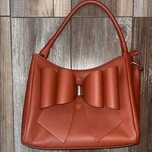 Elegant Crossi Bow Handbag (convertible crossbody strap included)